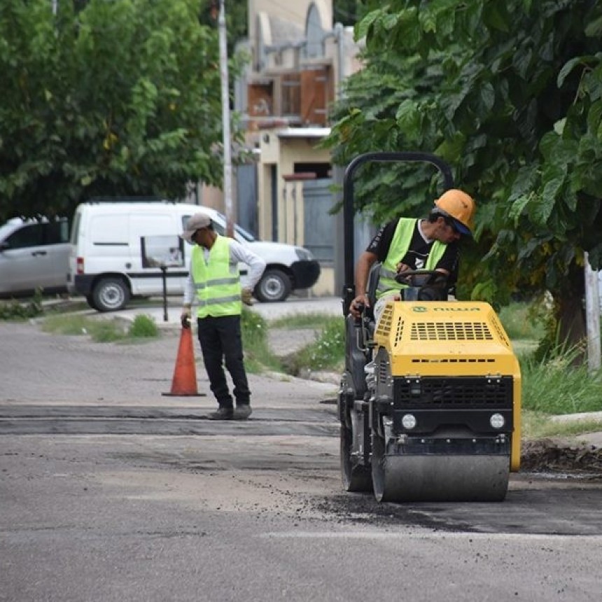 Tunuy&aacute;n avanza con un intenso plan de bacheo y reparaci&oacute;n de calles