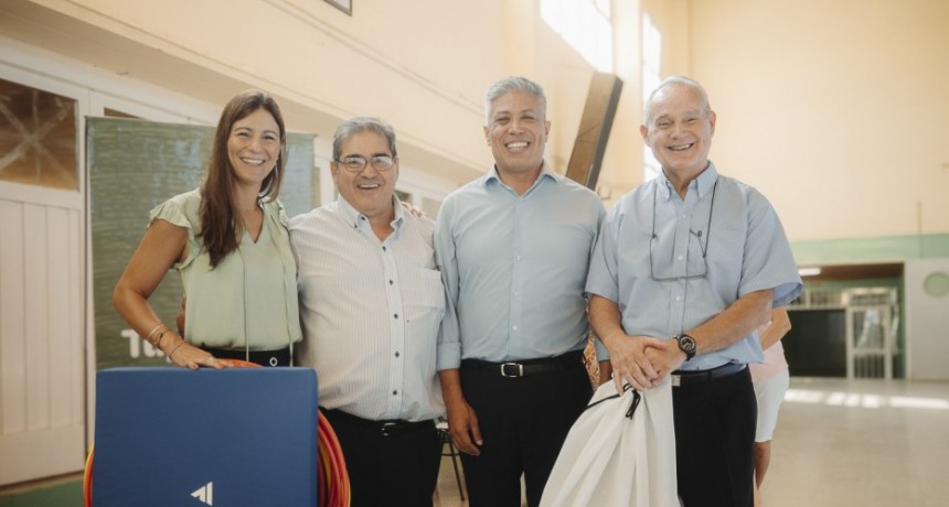 La DGE entreg&oacute; en Tupungato kits deportivos a 19 instituciones educativas de la Regi&oacute;n Valle de Uco