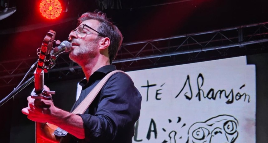 Kevin Johansen y Liniers coparon la Plaza de Chacras y m&aacute;s de 6 mil personas vivieron una nueva noche de Carnaval