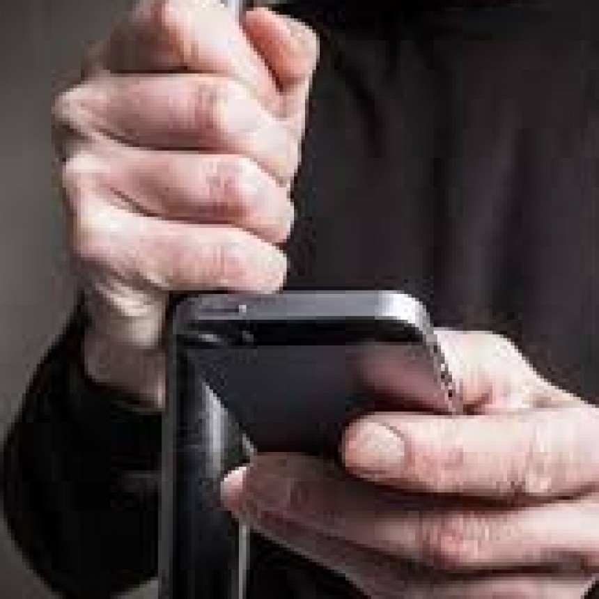 TEL&Eacute;FONOS CELULARES EN LAS C&Aacute;RCELES, DISCRIMINACION A LA M&Aacute;XIMA EXPRESI&Oacute;N CON CARGA DEMAG&Oacute;GICA. HOMBRES &ldquo;SIN&rdquo; MUJERES &ldquo;CON&rdquo;