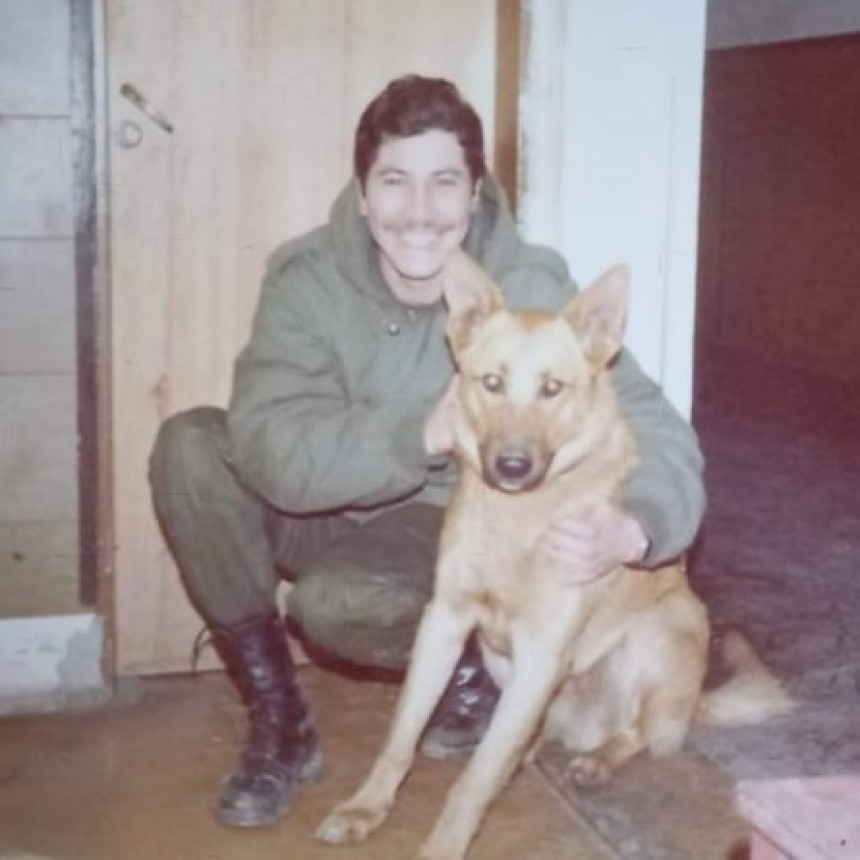 MALVINAS &ldquo;MORTERO&rdquo; EL PERRO HEROE, CIVIL, SOLDADO, PRISIONERO DE LOS INGLESES Y &ldquo;EL MAYOR AMIGO&rdquo;