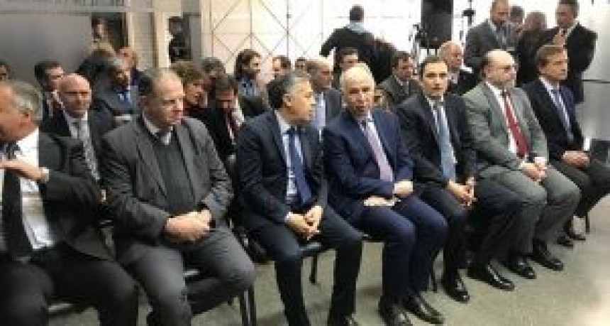 CORNEJO Y CRISTINA NEGOCIAN CARGOS EN LA JUSTICIA FEDERAL MENDOCINA, &iquest;LO SABE MILEI?