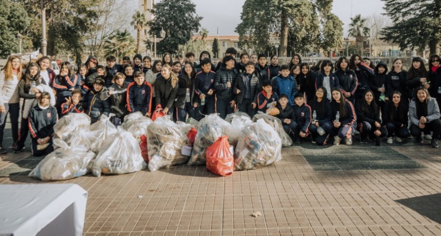 EN TUPUNGATO SE CONMEMOR&Oacute; EL D&Iacute;A MUNDIAL DEL AMBIENTE CON DIFERENTES PROPUESTAS Y EL LANZAMIENTO DE UNA CAMPA&Ntilde;A.