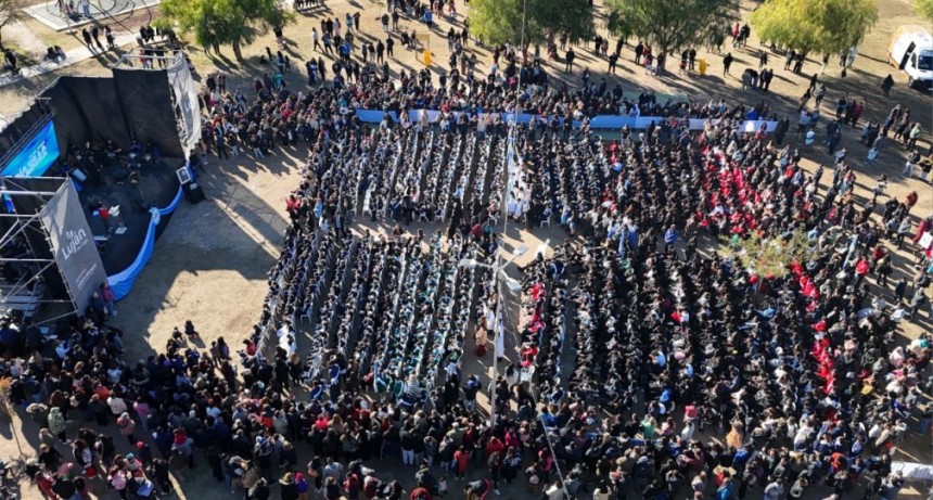 Luj&aacute;n de Cuyo realiz&oacute; la "Promesa a la Bandera" m&aacute;s grande de la provincia