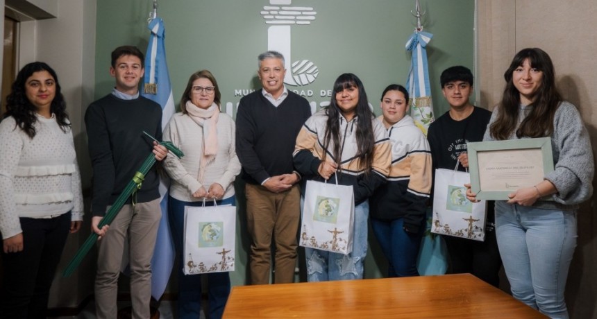 POR SUS BUENAS PR&Aacute;CTICAS AMBIENTALES LA MUNICIPALIDAD DE TUPUNGATO RECONOCI&Oacute; A LA DOCENTE LAURA SANTINELLI Y AL ALMAC&Eacute;N SALUDABLE "ALIMENTA".