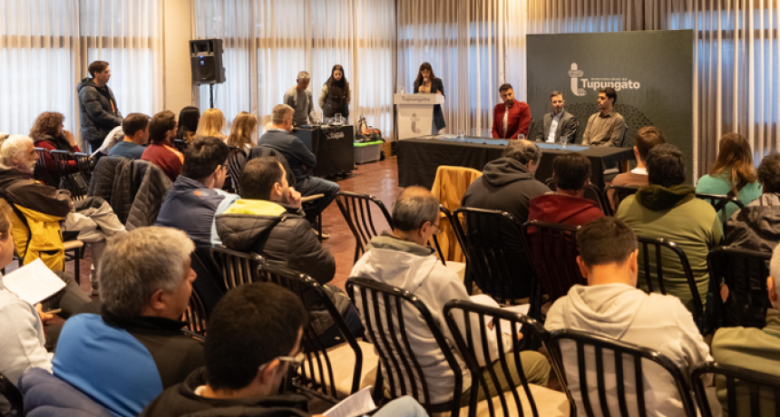 SE PRESENT&Oacute; EN TUPUNGATO LA PRIMERA EDICI&Oacute;N PROVINCIAL DEL CONCURSO "ALENTANDO EL DEPORTE Y EL DESARROLLO COMUNITARIO"