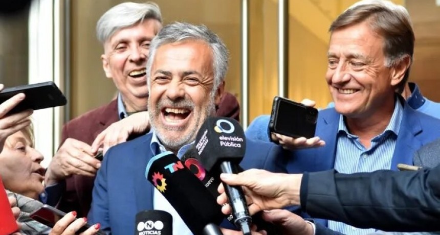 LA DIFERENCIA ENTRE LA CORPORACI&Oacute;N POL&Iacute;TICA Y LA INICIATIVA PRIVADA, EX SENADORA CONCHABADA EN EL ESTADO, DONDE M&Aacute;S. SE NOS RIEN EN LA CARA