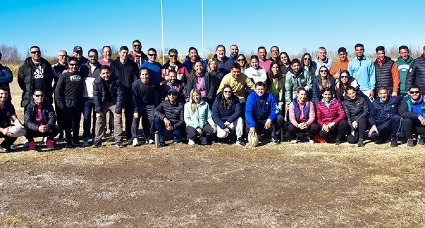 M&aacute;s de 60 profesores de educaci&oacute;n f&iacute;sica participaron de una capacitaci&oacute;n sobre rugby sin contacto