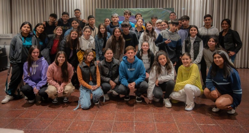 TUPUNGATO: LA MUNI HAR&Aacute; ENTREGA DE UNA SUBSIDIO PARA IMPULSAR LA PARTICIPACI&Oacute;N EN LA FAR&Aacute;NDULA ESTUDIANTIL.