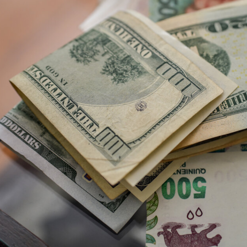 El problema de la Argentina no es el d&eacute;ficit fiscal o el bimonetarismo, son los dos. 