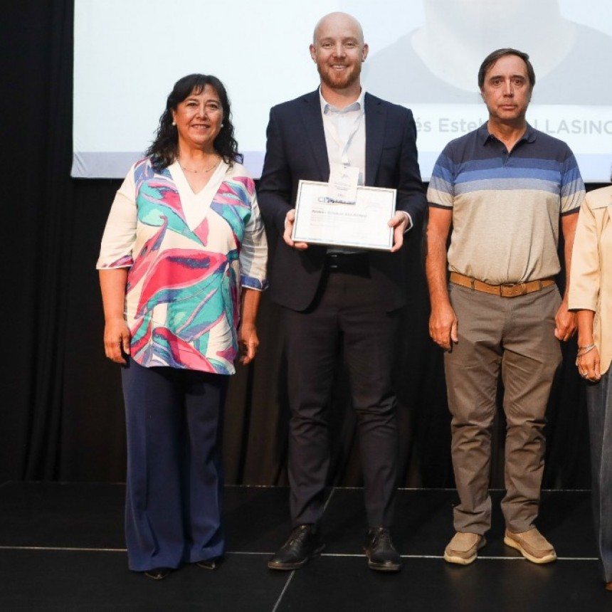 Allasino recibi&oacute; el Premio J&oacute;venes Mendocinos Destacados de la CEM   