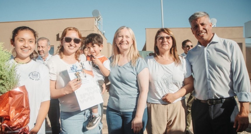 21 FAMILIAS RECIBIERON SUS CASAS, 21 SUE&Ntilde;OS SE CUMPLIERON EN TUPUNGATO.