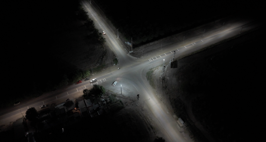 Nueva Obra de Iluminaci&oacute;n en el cruce del distrito Cord&oacute;n del Plata: la gesti&oacute;n Aguilera fortalece la infraestructura vial y de seguridad