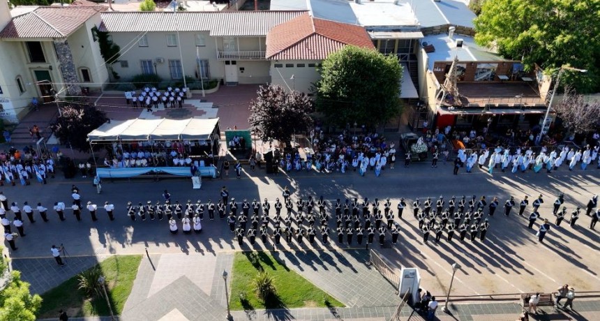 Tupungato cerr&oacute; sus festejos de Aniversario con el anhelado Desfile C&iacute;vico Militar Escolar