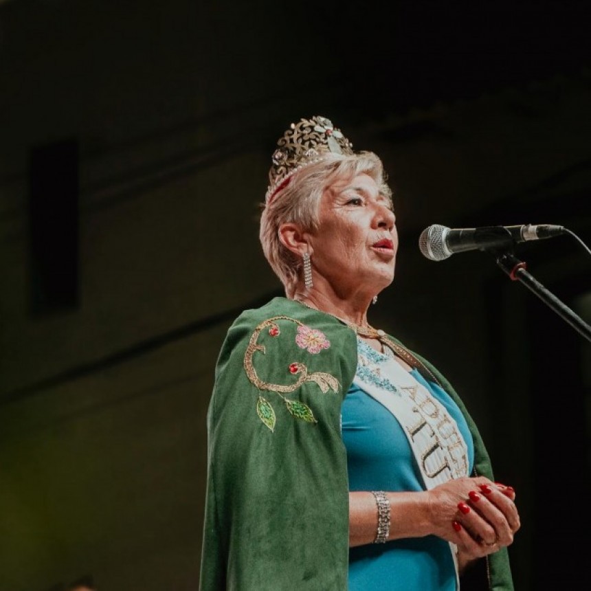 TUPUNGATO CORON&Oacute; A ELBA DELLAC COMO REINA DE LOS ADULTOS MAYORES